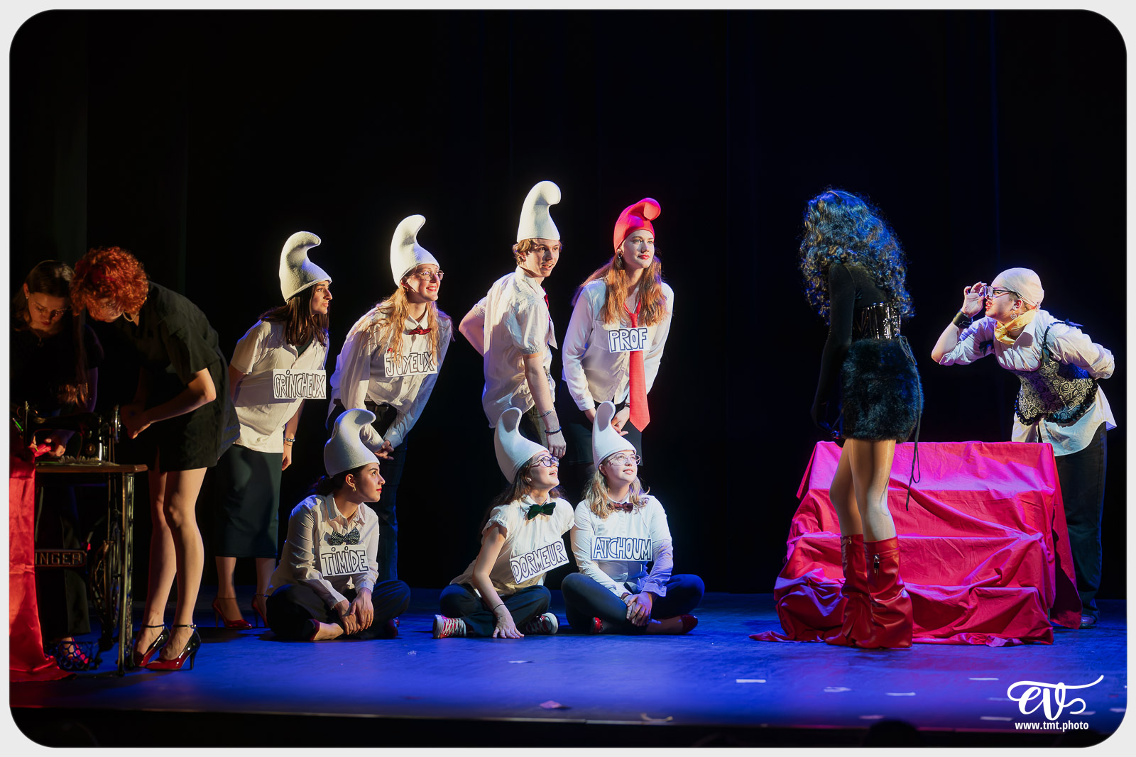 BLANCHE-NEIGE FOUTUE FORET